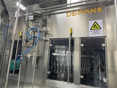 מכונת מילוי נוזלים